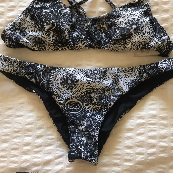 Bikini set - Picture 3 of 4